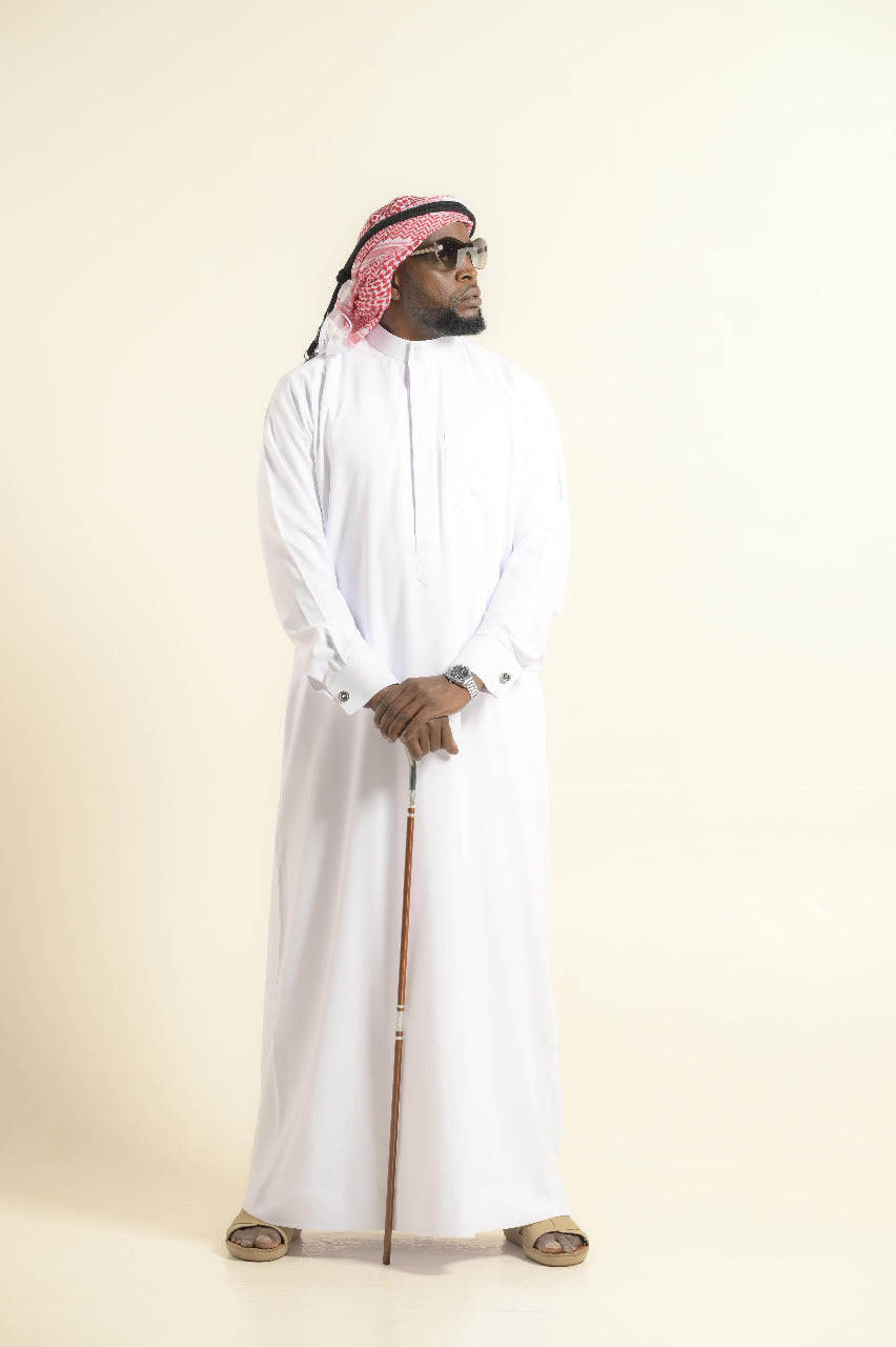 Superfly Mode Qatari In Noble Frost White Kandura — 24K | The World’s Most Wanted Kandura